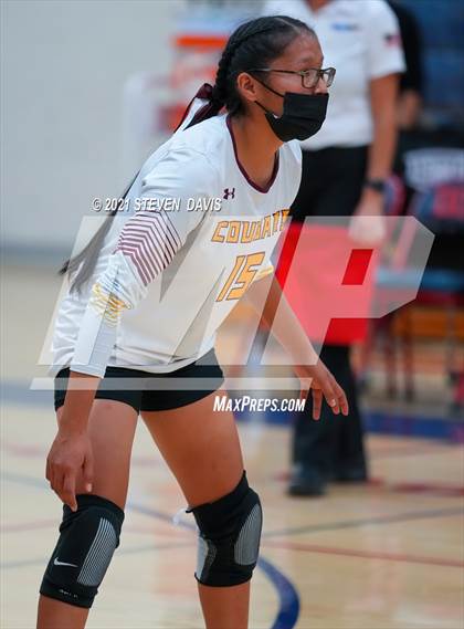 Thumbnail 3 in Rock Point vs. Tempe Prep (AIA 1A Finals) photogallery.