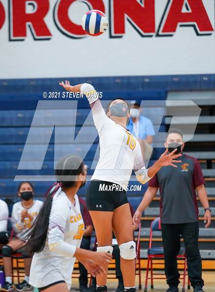 Thumbnail 3 in Rock Point vs. Tempe Prep (AIA 1A Finals) photogallery.