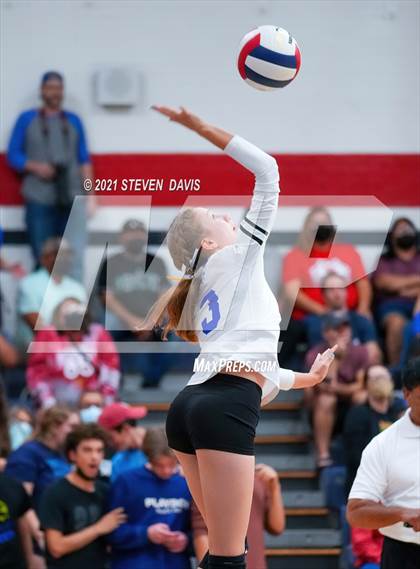 Thumbnail 2 in Rock Point vs. Tempe Prep (AIA 1A Finals) photogallery.