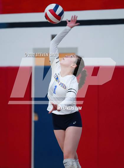 Thumbnail 3 in Rock Point vs. Tempe Prep (AIA 1A Finals) photogallery.