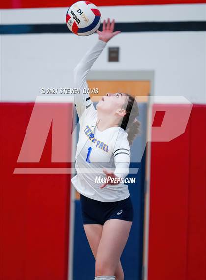 Thumbnail 2 in Rock Point vs. Tempe Prep (AIA 1A Finals) photogallery.