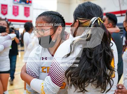Thumbnail 3 in Rock Point vs. Tempe Prep (AIA 1A Finals) photogallery.