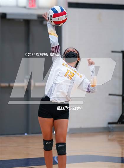Thumbnail 1 in Rock Point vs. Tempe Prep (AIA 1A Finals) photogallery.