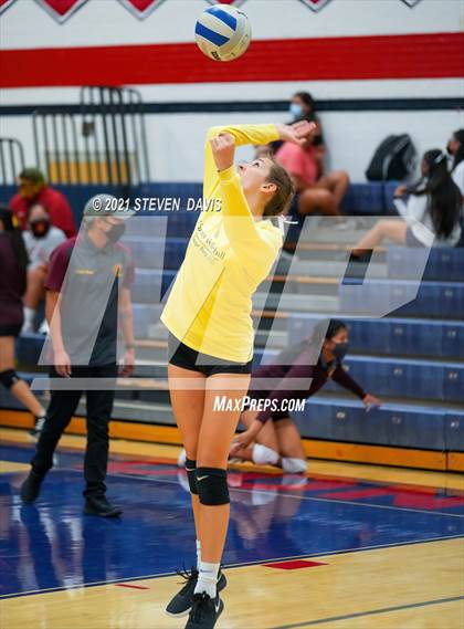 Thumbnail 1 in Rock Point vs. Tempe Prep (AIA 1A Finals) photogallery.