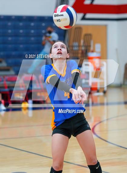 Thumbnail 3 in Rock Point vs. Tempe Prep (AIA 1A Finals) photogallery.
