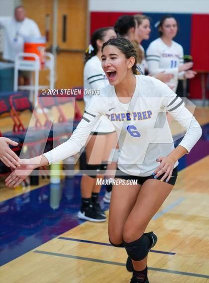 Thumbnail 3 in Rock Point vs. Tempe Prep (AIA 1A Finals) photogallery.