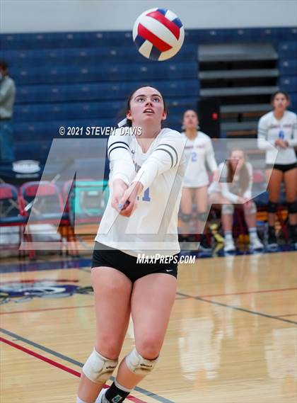 Thumbnail 1 in Rock Point vs. Tempe Prep (AIA 1A Finals) photogallery.