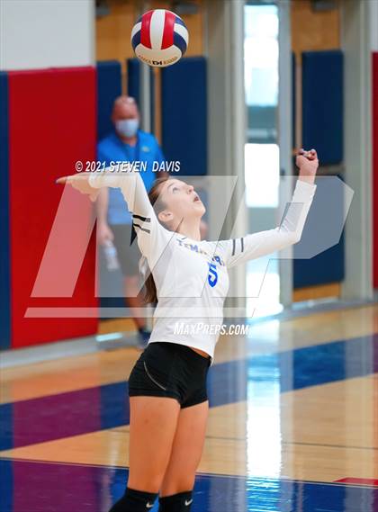 Thumbnail 2 in Rock Point vs. Tempe Prep (AIA 1A Finals) photogallery.