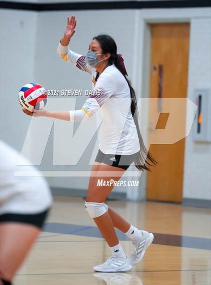Thumbnail 3 in Rock Point vs. Tempe Prep (AIA 1A Finals) photogallery.