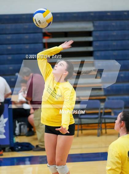 Thumbnail 1 in Rock Point vs. Tempe Prep (AIA 1A Finals) photogallery.