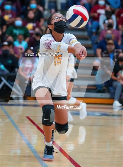 Thumbnail 3 in Rock Point vs. Tempe Prep (AIA 1A Finals) photogallery.