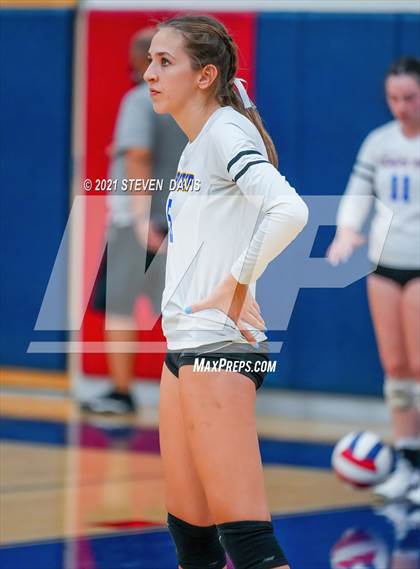 Thumbnail 1 in Rock Point vs. Tempe Prep (AIA 1A Finals) photogallery.