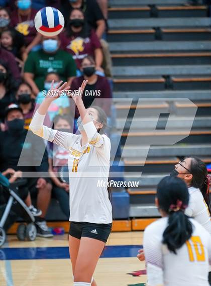 Thumbnail 2 in Rock Point vs. Tempe Prep (AIA 1A Finals) photogallery.
