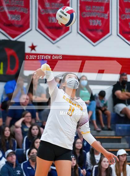 Thumbnail 2 in Rock Point vs. Tempe Prep (AIA 1A Finals) photogallery.