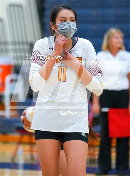 Thumbnail 3 in Rock Point vs. Tempe Prep (AIA 1A Finals) photogallery.
