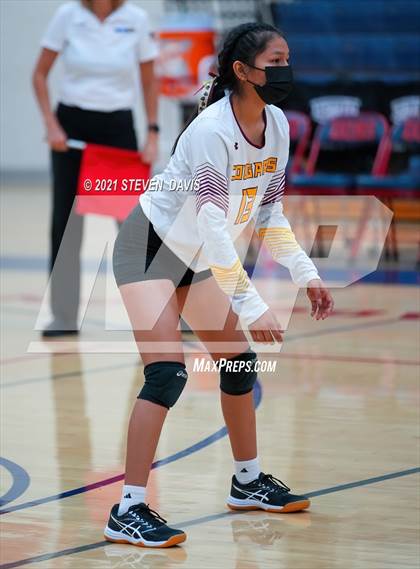 Thumbnail 2 in Rock Point vs. Tempe Prep (AIA 1A Finals) photogallery.