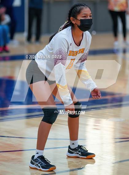 Thumbnail 3 in Rock Point vs. Tempe Prep (AIA 1A Finals) photogallery.