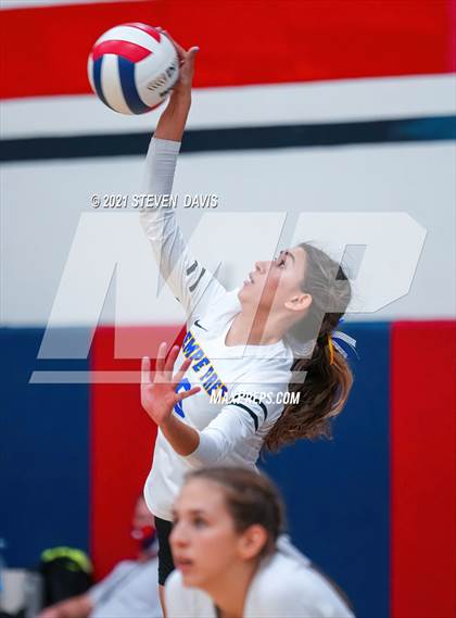 Thumbnail 2 in Rock Point vs. Tempe Prep (AIA 1A Finals) photogallery.