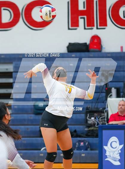 Thumbnail 2 in Rock Point vs. Tempe Prep (AIA 1A Finals) photogallery.