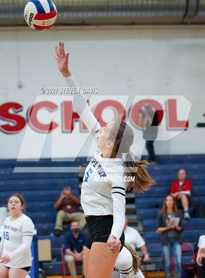 Thumbnail 2 in Rock Point vs. Tempe Prep (AIA 1A Finals) photogallery.