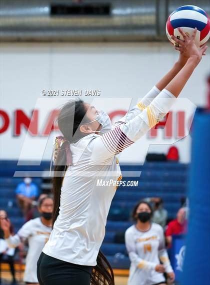 Thumbnail 2 in Rock Point vs. Tempe Prep (AIA 1A Finals) photogallery.