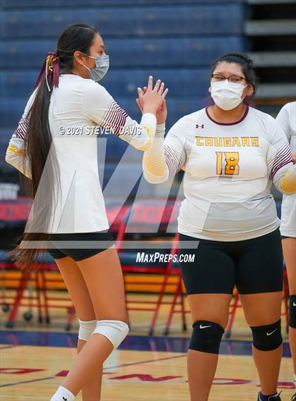 Thumbnail 2 in Rock Point vs. Tempe Prep (AIA 1A Finals) photogallery.