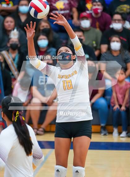 Thumbnail 2 in Rock Point vs. Tempe Prep (AIA 1A Finals) photogallery.