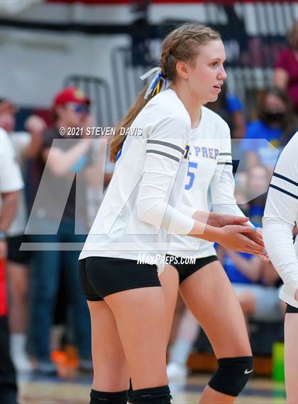 Thumbnail 1 in Rock Point vs. Tempe Prep (AIA 1A Finals) photogallery.