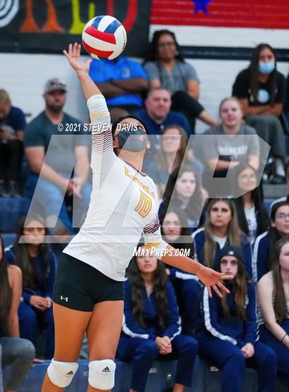 Thumbnail 1 in Rock Point vs. Tempe Prep (AIA 1A Finals) photogallery.