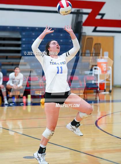 Thumbnail 2 in Rock Point vs. Tempe Prep (AIA 1A Finals) photogallery.