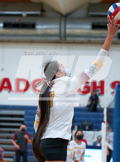 Thumbnail 1 in Rock Point vs. Tempe Prep (AIA 1A Finals) photogallery.