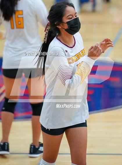 Thumbnail 1 in Rock Point vs. Tempe Prep (AIA 1A Finals) photogallery.