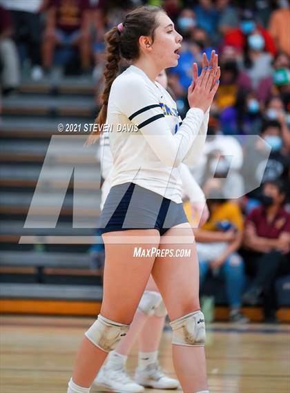 Thumbnail 2 in Rock Point vs. Tempe Prep (AIA 1A Finals) photogallery.