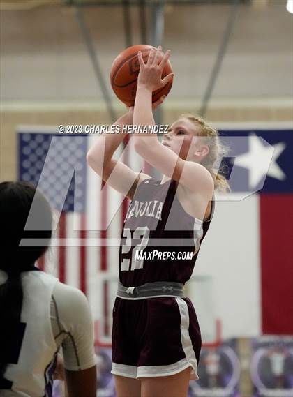 Thumbnail 1 in Magnolia @ College Station photogallery.