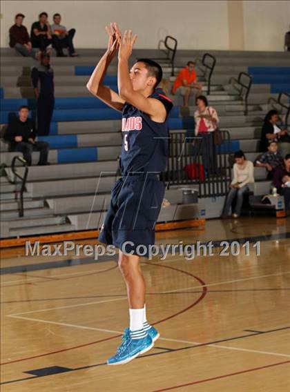 Thumbnail 2 in Bellarmine-Jefferson vs. Glendale (Bulldog Tournament) photogallery.