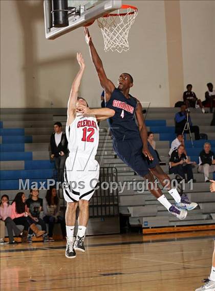 Thumbnail 3 in Bellarmine-Jefferson vs. Glendale (Bulldog Tournament) photogallery.