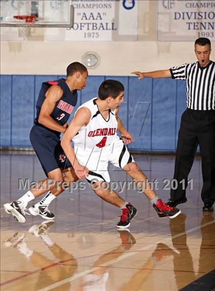 Thumbnail 3 in Bellarmine-Jefferson vs. Glendale (Bulldog Tournament) photogallery.