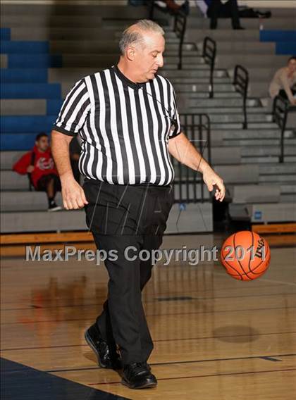 Thumbnail 2 in Bellarmine-Jefferson vs. Glendale (Bulldog Tournament) photogallery.