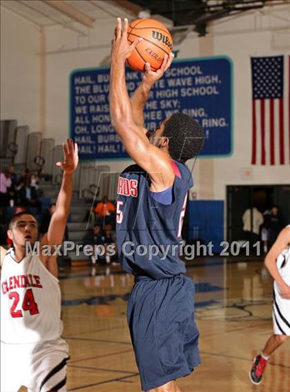 Thumbnail 1 in Bellarmine-Jefferson vs. Glendale (Bulldog Tournament) photogallery.