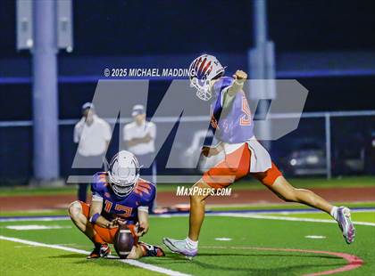 Thumbnail 1 in Buna @ Hardin-Jefferson photogallery.