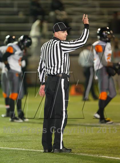 Thumbnail 2 in McClymonds vs. Central Catholic (CIF NorCal Regional D4 Final) photogallery.