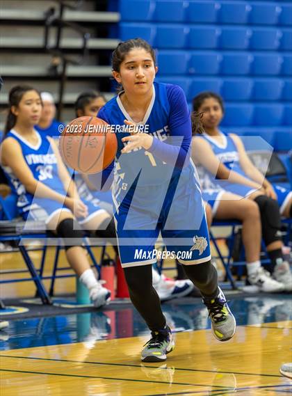 Thumbnail 2 in Irvington vs Mt. Eden photogallery.