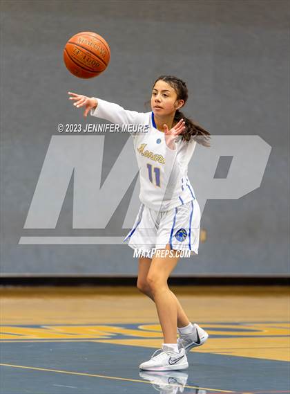 Thumbnail 3 in Irvington vs Mt. Eden photogallery.
