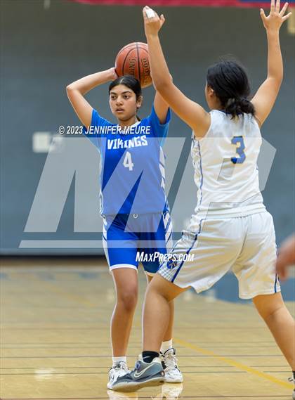 Thumbnail 3 in Irvington vs Mt. Eden photogallery.
