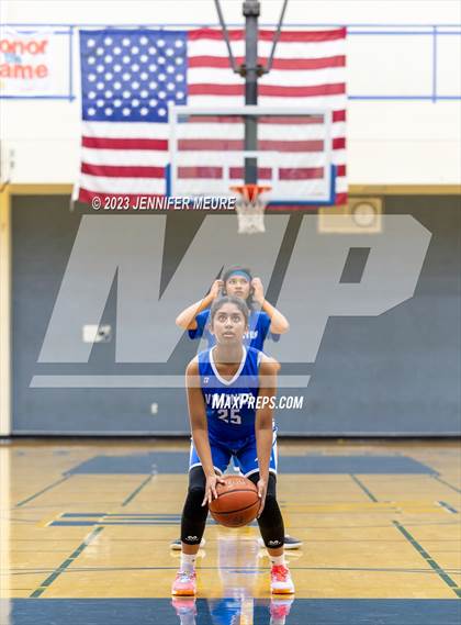 Thumbnail 1 in Irvington vs Mt. Eden photogallery.