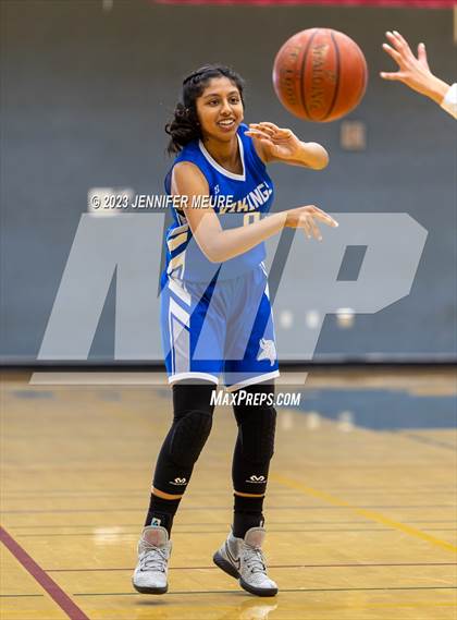 Thumbnail 2 in Irvington vs Mt. Eden photogallery.