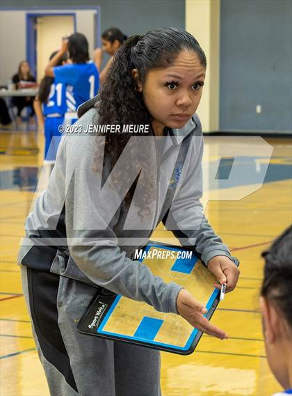 Thumbnail 1 in Irvington vs Mt. Eden photogallery.
