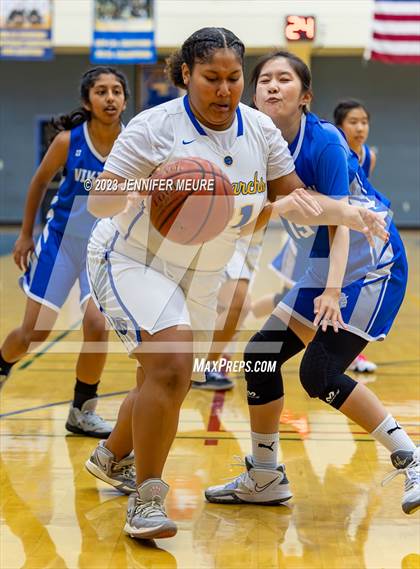 Thumbnail 2 in Irvington vs Mt. Eden photogallery.