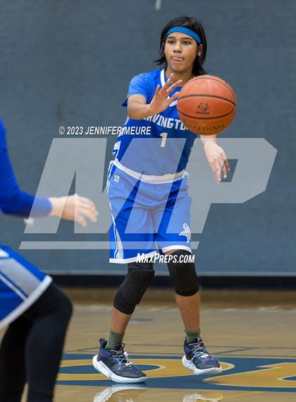 Thumbnail 1 in Irvington vs Mt. Eden photogallery.
