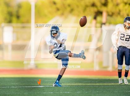 Thumbnail 2 in Simi Valley vs. West Ranch photogallery.
